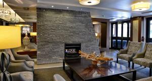 ANEW Hotel Witbank Emalahleni的休息区