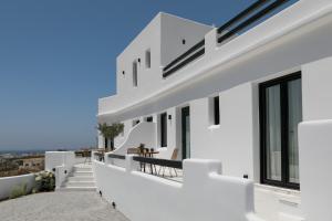 纳克索乔拉Naxos White Concept的海景白色房屋