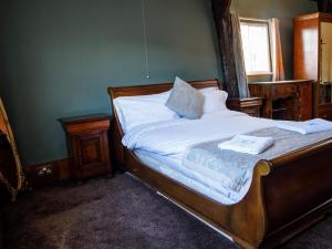 The Old Crown客房内的一张或多张床位