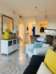 Apartment Sea Breeze – Apartamento Brisas del Mar的休息区