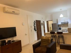 One-Bedroom apartment ground floor for Rent in El Gouna的休息区