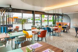 ibis Styles St Margrethen Bodensee餐厅或其他用餐的地方