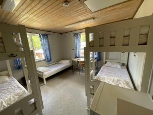 Aspan Kurs & Lägergård客房内的一张或多张双层床