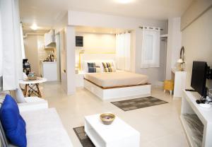 Praxitelis Luxury Apartments的休息区