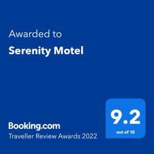 ShaftsburySerenity Motel的蓝色文本框,单词升级为年度汽车旅馆