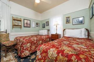 圣雷莫酒店客房内的一张或多张床位