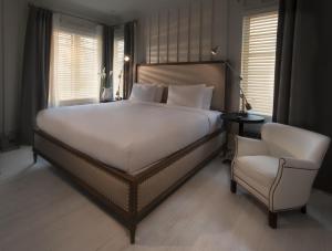 Shepley South Beach Hotel客房内的一张或多张床位