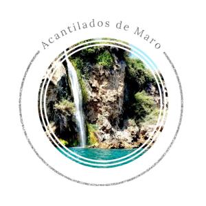 马罗Acantilados De Maro的奇迹般神奇的词句,在圆圈中的瀑布