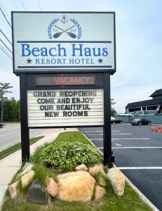 特拉弗斯城海滩酒店 - 特拉弗斯城的停车场海滩别墅酒店标志