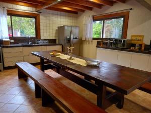 Cabana Rústica - Sitio Kayalami的厨房或小厨房