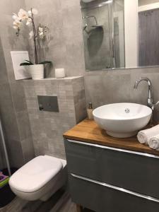 格但斯克Apartament Wejhera Gdańsk Żabianka blisko morza的相册照片