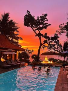 Dream Villa Double Bay Sunset on Andaman Sea内部或周边的泳池