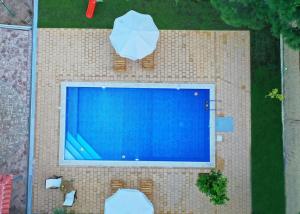 Family cosy Vila, swimming pool, close to Nauplio内部或周边泳池景观
