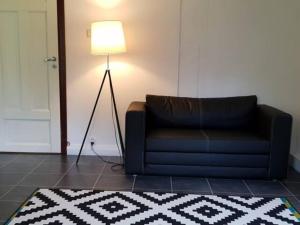 Private Room in Shared House-Close to University and Hospital-6的休息区