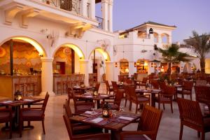Park Regency Sharm El Sheikh Resort餐厅或其他用餐的地方