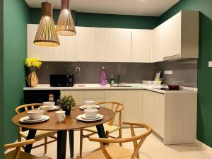 Suasana Suites【Modern 2B】 by SC Homestay的厨房或小厨房