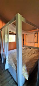 Safaritent Lodge 5客房内的一张或多张双层床