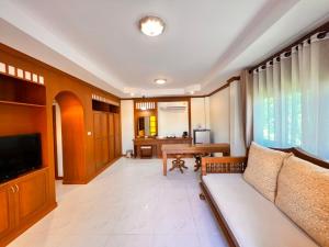 Huen Him Kong Hotel Phrae的休息区