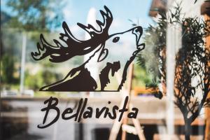 席尔瓦普拉纳贝拉维斯塔酒店的给餐厅写的标牌,上面有驯鹿的照片