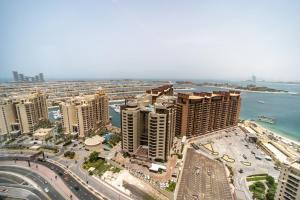 Palm Tower Palm Jumeirah Dubai鸟瞰图