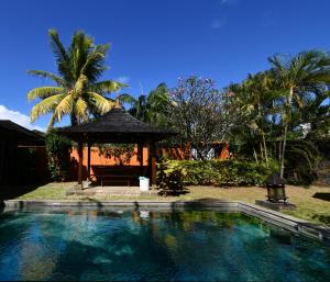 Elegant Villa Bali style in Blue Bay内部或周边的泳池