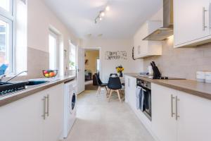 克鲁Modern apartment in Crewe by 53 Degrees Property, ideal for long-term Business & Contractors - Sleeps 4的相册照片