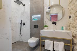 Heritage Rooms Split Olympic Dream的一间浴室