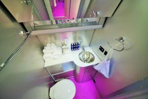 metro hotel的一间浴室