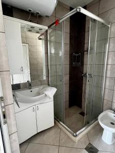 Apartments Apartmani Bojana的一间浴室