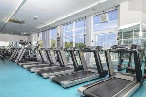 马普托蒙特贝罗英迪会议酒店的健身中心和/或健身设施