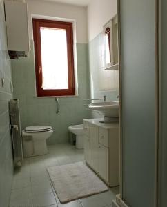 Appartamento Il Glicine的一间浴室