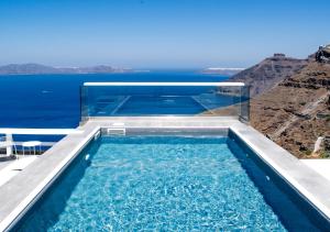 费拉特里亚斯酒店的海景游泳池