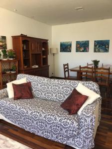 Farol da Barra- Apto 3/4客房内的一张或多张床位