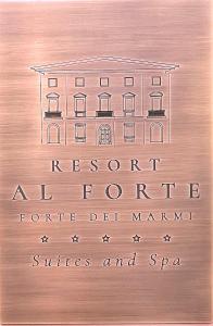 马尔米堡Resort Al Forte的画出一座建筑物,上面写着反复出现的自由基造假码头