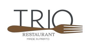 普拉托总统酒店的带有勺子和叉子的餐厅标志