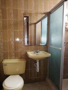 Hotel Metropolitano的一间浴室
