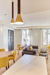 Appartement exceptionnel avec parking Centre-ville Aix-en-Provence的休息区