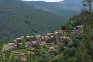 洛萨Talasnal Casas da Urze TER的山边的村庄