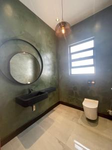 365@ Vaal De Grace Parys的一间浴室