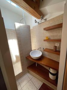 Fenêtre sur Collioure的一间浴室