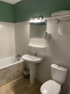 江特德拉酒店的一间浴室