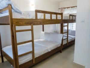 Mkomazi Hotels and Camps客房内的一张或多张双层床