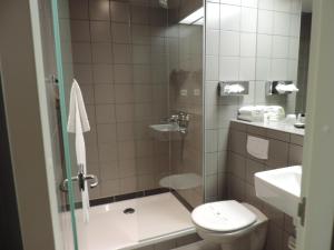 布鲁塞尔南贝斯特韦斯特酒店 的一间浴室