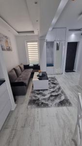 Apartament Alina Sunrise的休息区