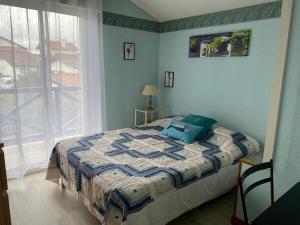 maison Basque Maïana客房内的一张或多张床位