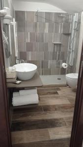 Hotel Ristorante Caligiuri的一间浴室