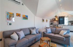 苏佩塔尔Stunning Apartment In Supetar With Jacuzzi, Wifi And 3 Bedrooms的相册照片