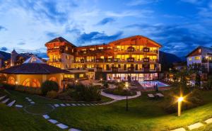 瓦尔道拉Mirabell Dolomites Hotel Luxury Ayurveda & Spa的相册照片