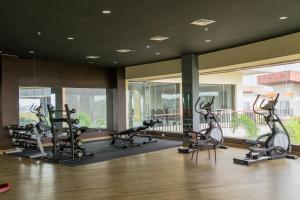 Hotel Mechi Crown的健身中心和/或健身设施