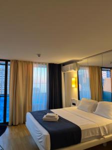 The best beach aparthotel Orbi city Batumi客房内的一张或多张床位